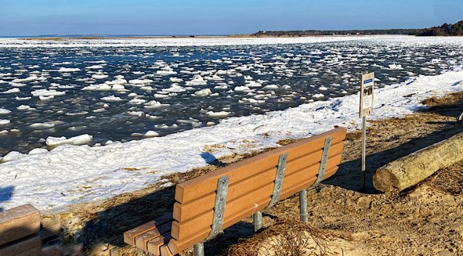 Lots Of Ice Chunks On Cape Cod Bay.